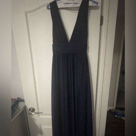 Elegant midnight blue gown from Lulus - Picture 2 of 2